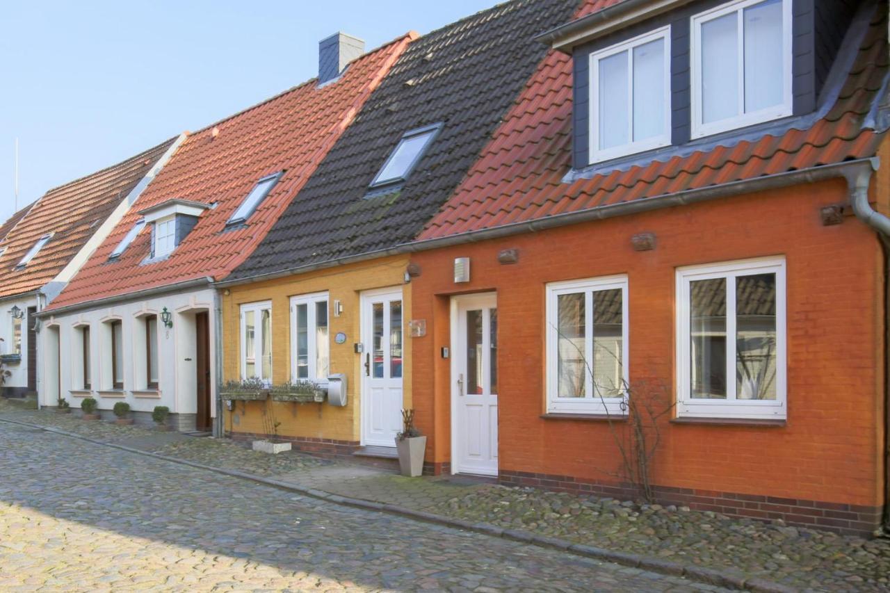 Hannes Kapitaenshaus Husum  Buitenkant foto